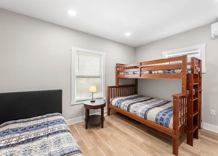 213b Philadelphia Ave Apartment